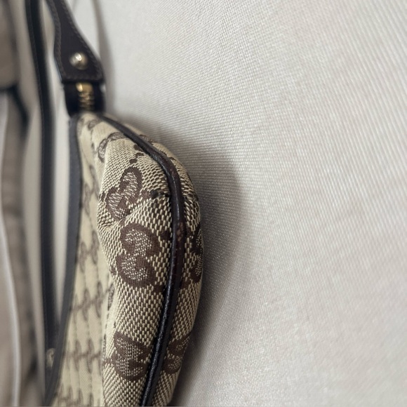 Gucci Canvas Bumble Bee Charm Pochette Shoulder Bag - Picture 11 of 11